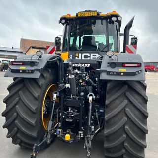 JCB Fastrac 8330 iCON