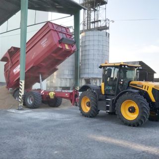 JCB Fastrac 4220 iCON