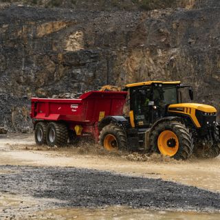 JCB Fastrac 4220 iCON