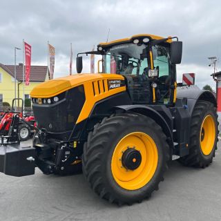 JCB Fastrac 8330 iCON