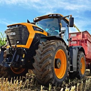 JCB Fastrac 6300 a Krampe BigBody 800