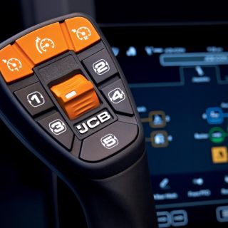 Ovládání JCB Fastrac 8330 iCON