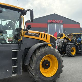 Novinka JCB Fastrac 6000