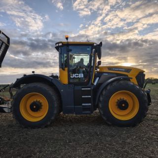 Nový JCB Fastrac 6000