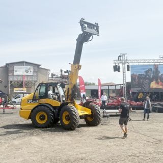 Den JCB a HORSCH