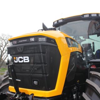 Novinka JCB Fastrac 6000