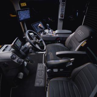 Nový JCB Fastrac 6000