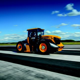 JCB Fastrac Two s rychlostním rekordem 217,568 km/h