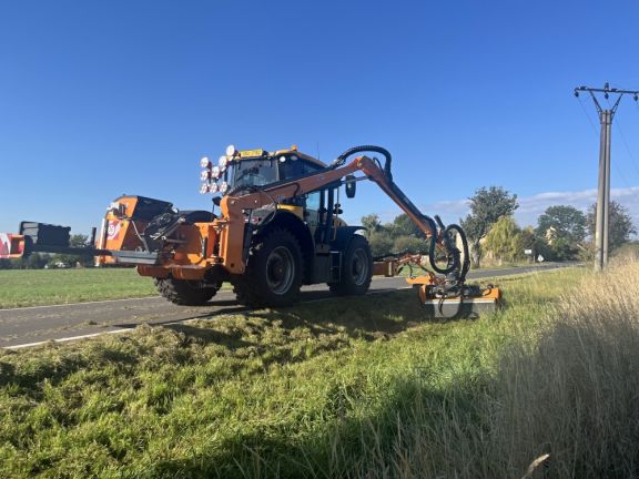 Univerzální JCB Fastrac