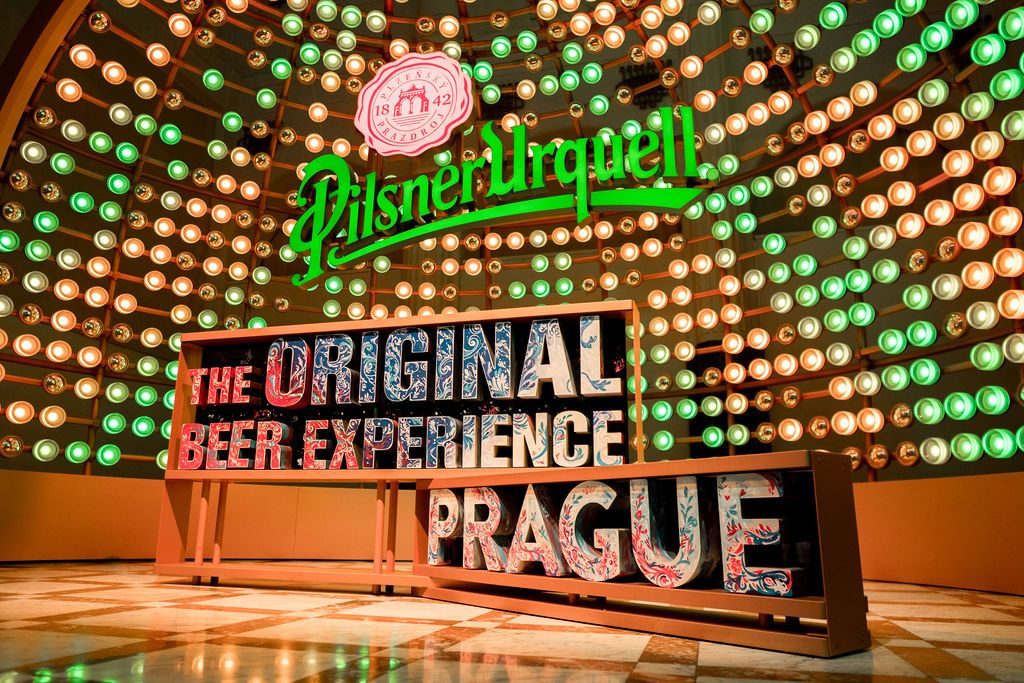 Proměňte firemní večírek v nezapomenutelný zážitek s Pilsner Urquell Experience v Praze