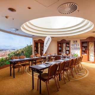 Lindner Hotel Prague Castle - Library