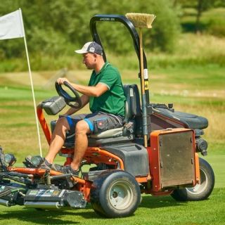 Resort Čapí hnízdo - Golf teambuilding – zábava i pro naprosté nováčky