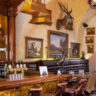 DEER Restaurant  -  místo pro vaše akce - DEER Restaurant - jídlo s příběhem po celý den