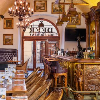 DEER Restaurant  -  místo pro vaše akce - DEER Restaurant - jídlo s příběhem po celý den