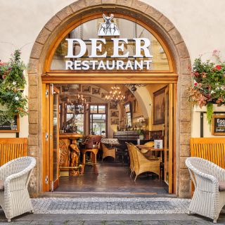 DEER Restaurant  -  místo pro vaše akce - DEER Restaurant - jídlo s příběhem po celý den