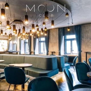 Moon Club & Lounge