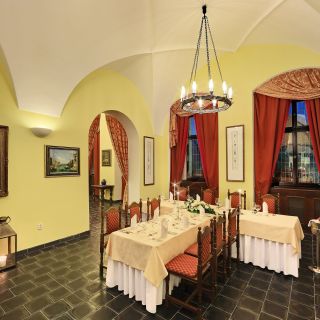 Hotel RŮŽE a OLDINN