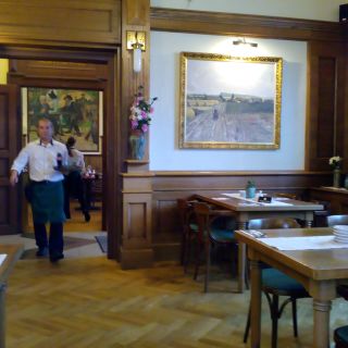 Pivní hotel ZLATÁ KRÁVA: pivní lázně, kulinářské zážitky i konferenční servis.