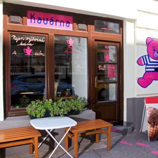 Café Pink Bear