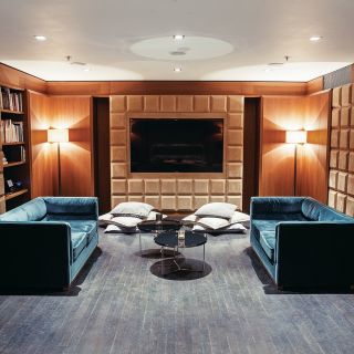 The Emblem Hotel - The M Lounge