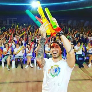 Vánoční a novoroční večírky 2025: trend, prestiž i investice do firemní kultury