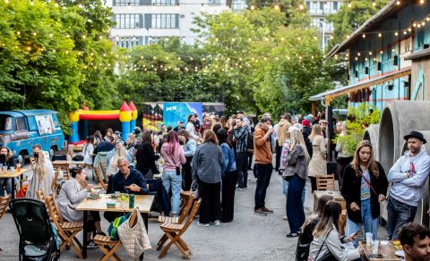 Přední zahrada a pláž