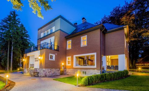 Hotel Manor House