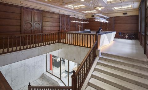 Soukromé patro s privátním barem