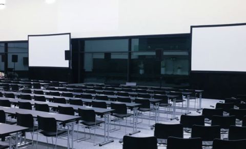 Kongresová hala ve variantě divadlo, škola, banket