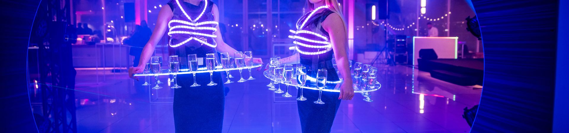 Aliatrix - visual entertainment agency - Speciální LED hostesky