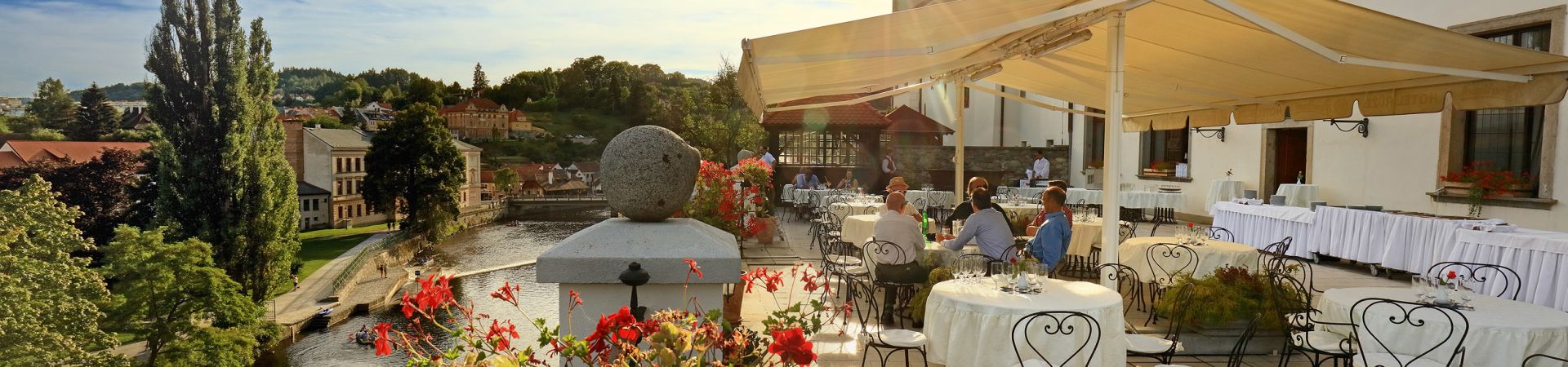 Hotel RŮŽE a OLDINN - Terasa Hotelu Růže