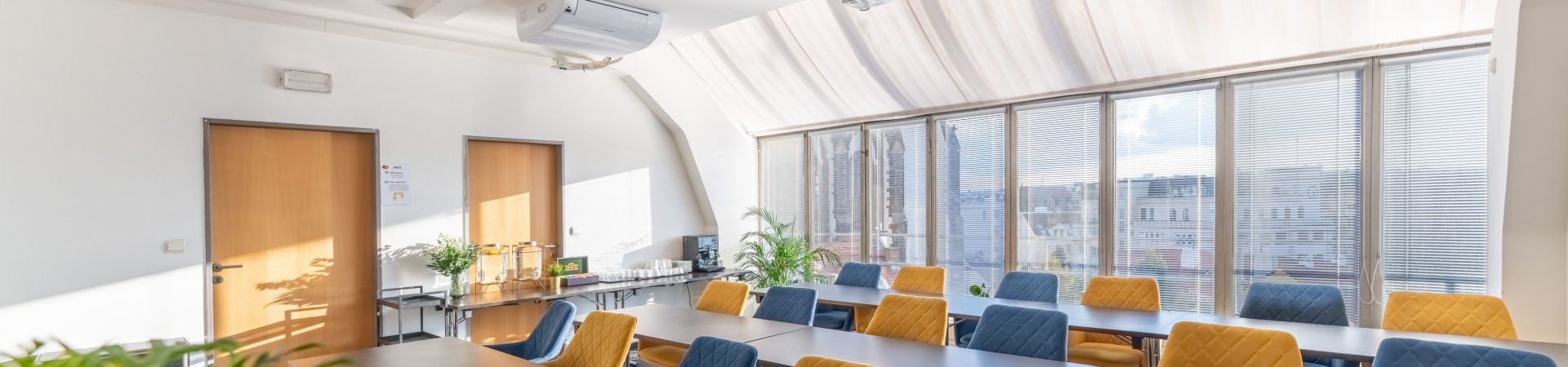 Zasedáme - Střední místnost Jungmann