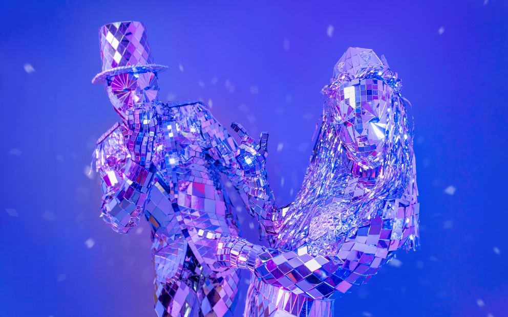 Aliatrix - visual entertainment agency - Walking acts