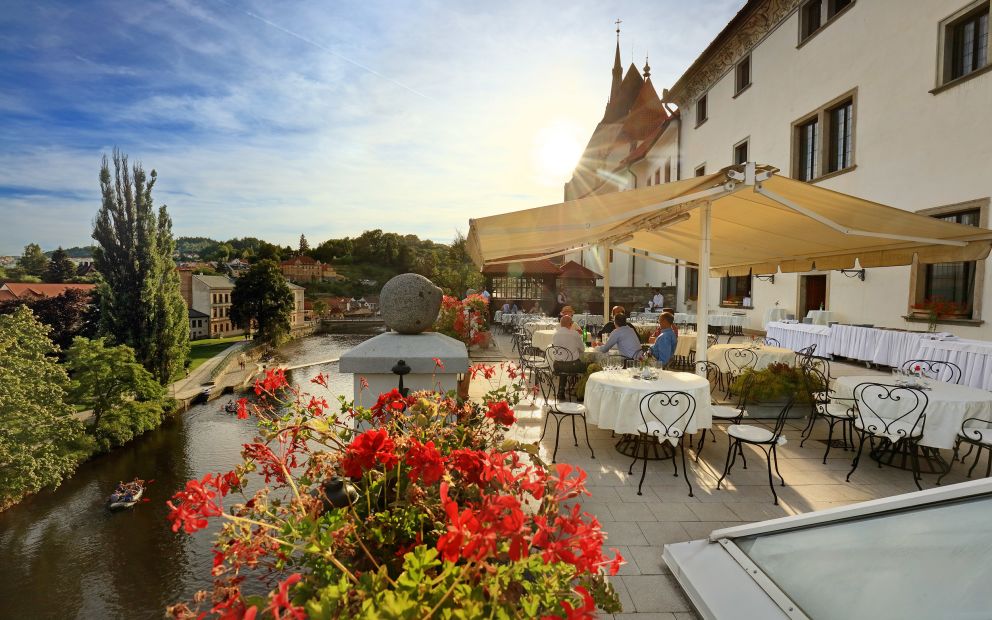 Hotel RŮŽE a OLDINN - Terasa Hotelu Růže