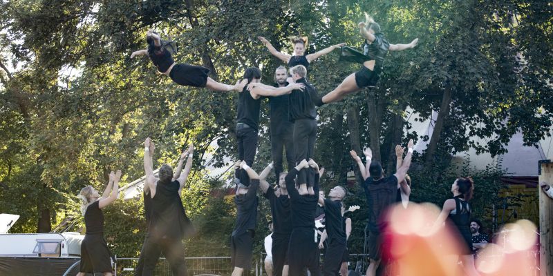 Losers Cirque Company - United Arts