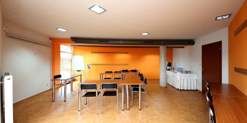 S CENTRUM Benešov - Salónek S