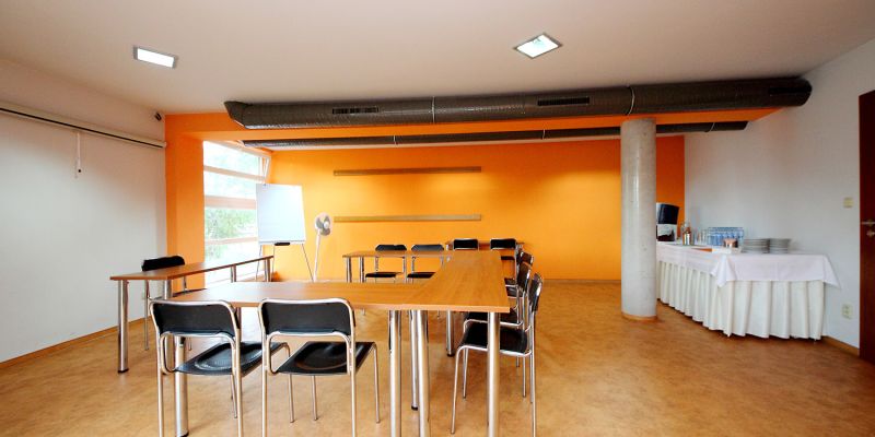 S CENTRUM Benešov - Salónek S
