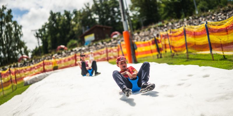Sněhové radovánky na bobech i hudební hvězdy, taková byla oslava 30 let Areálu Monínce