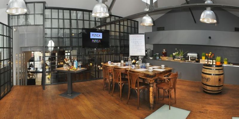 Retro Praha - eRko Gastro Pub