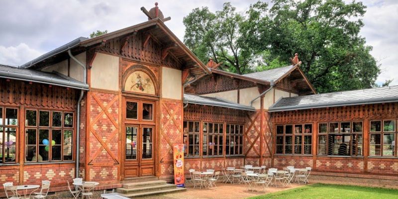 Pavilon Grébovka - Historická kuželna se sálem