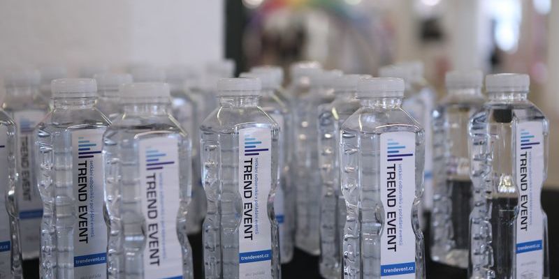 Chcete být vítězové? Zvěčněte logo vaší firmy na „zlaté“ lahvi!