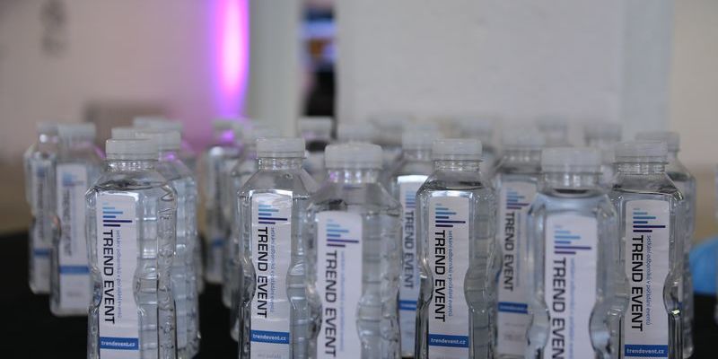 Chcete být vítězové? Zvěčněte logo vaší firmy na „zlaté“ lahvi!