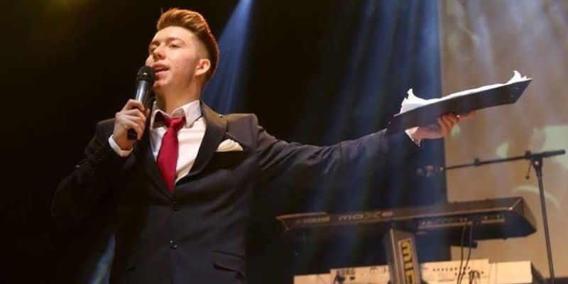 Moderátor Jakub Jíra