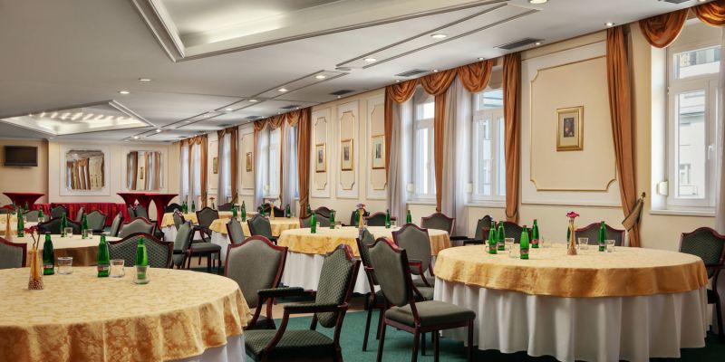 Hotel Ambassador - Zlatá Husa - Dvořákova síň