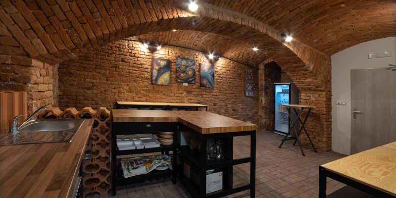 Janáček office - Velká tzv. Sklepní galerie