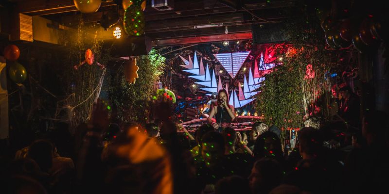 Cross Club