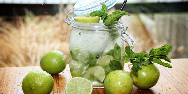 Bar and cocktail catering