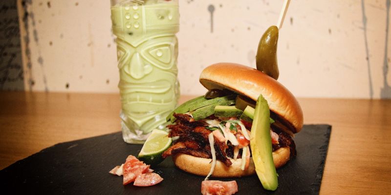 Bar and cocktail catering