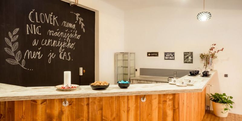 Riegrova 51 - Sál Kavárna