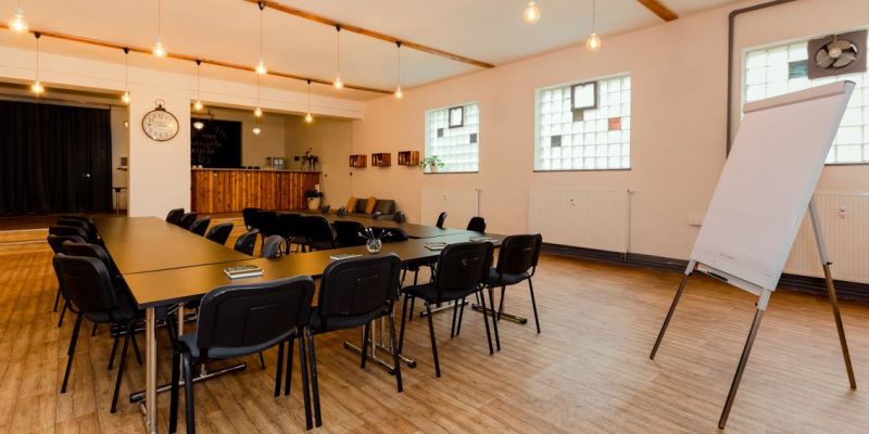 Riegrova 51 - Sál Kavárna